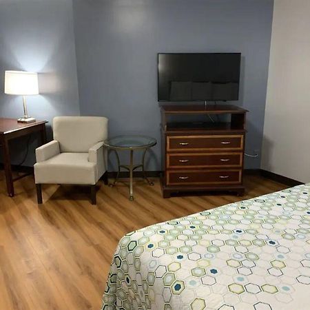 Econo Lodge Inn & Suites Денвер Экстерьер фото